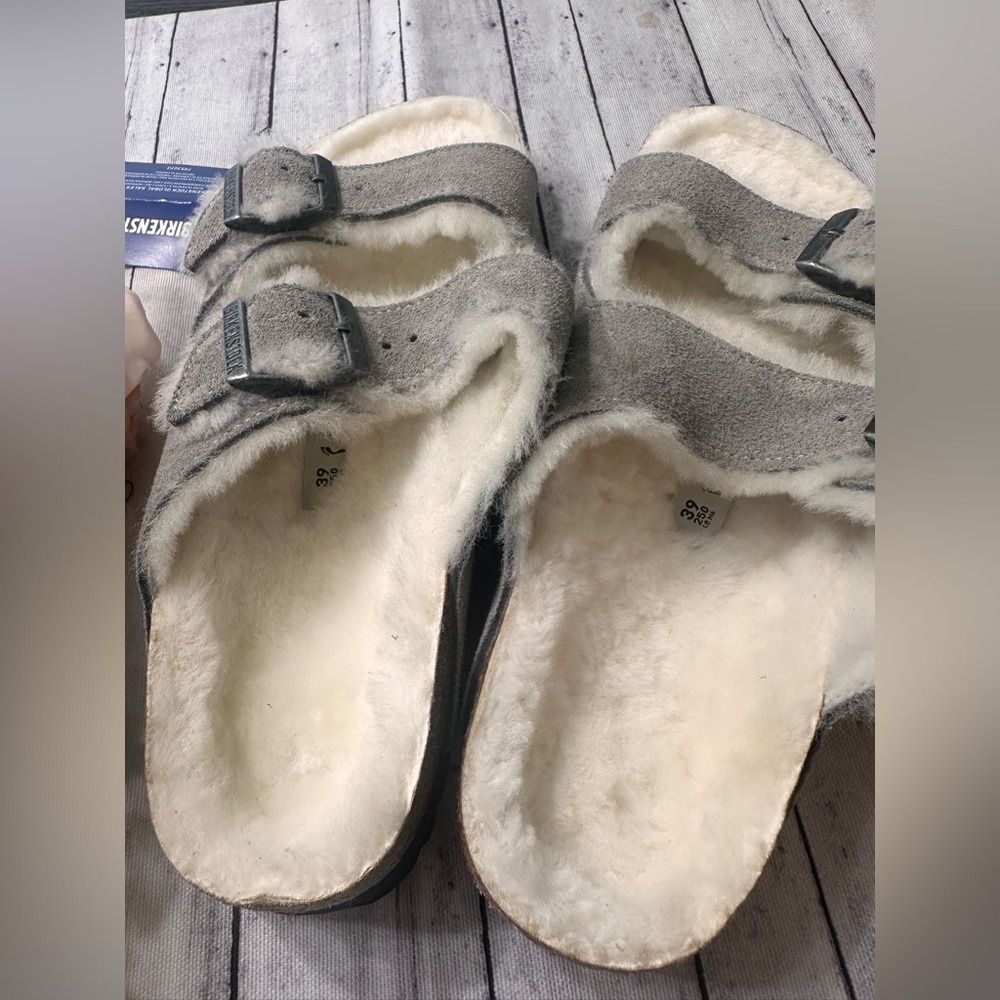 New Birkenstock Arizona Shearling
Suede Leather - Picture 8 of 12
